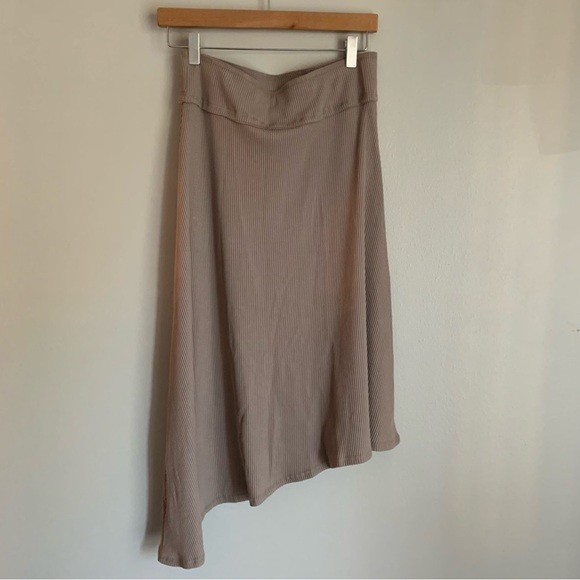 NWT NYC Factory ribbed drawstring asymmetrical midi skirt stone beige size 6 - Picture 2 of 7
